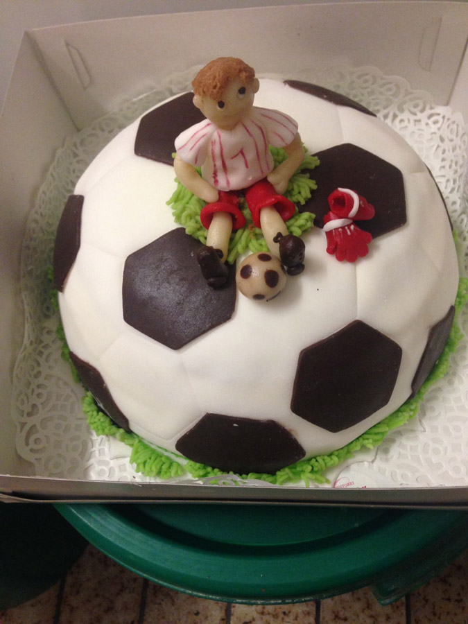 Torte als Fussball 